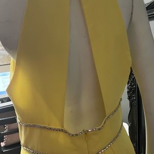 Light yellow Gown - New with Garment Bag